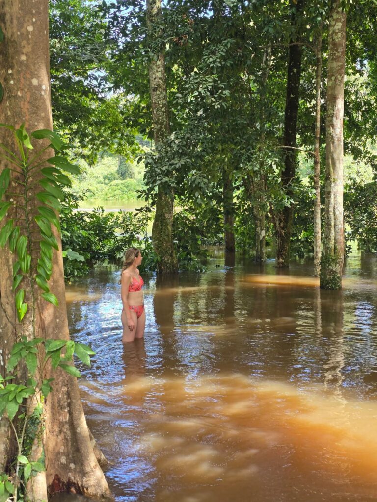 binnen suriname Danpaati resort 